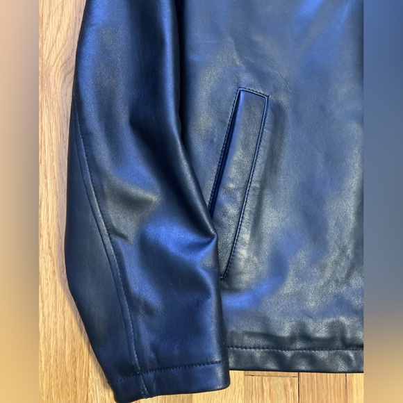 Vintage Guess leather jacket in excellent condition! - Picture 11 of 12